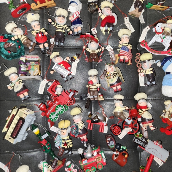 60 Hershey Christmas Ornaments - Picture 7 of 9